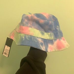 tie dye bucket hat!